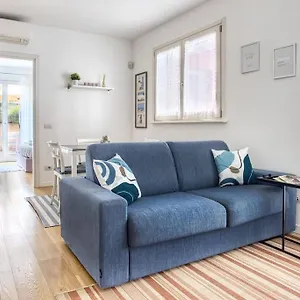 https://apt-comfy-and-central.it-lombardy.com